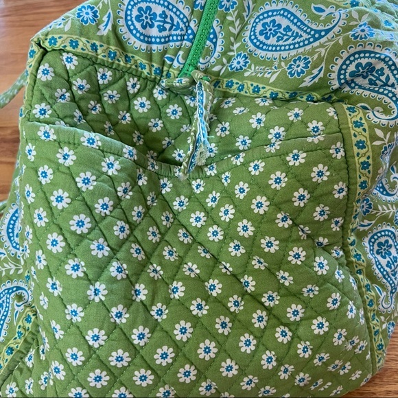EUC Vera Bradley Large Duffle Bag Apple‎ Green Retired Print - Picture 11 of 16